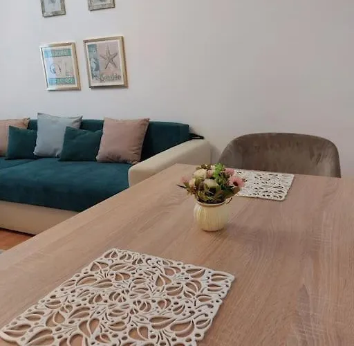 Garsoniera Centrala Renovata Апартаменти *